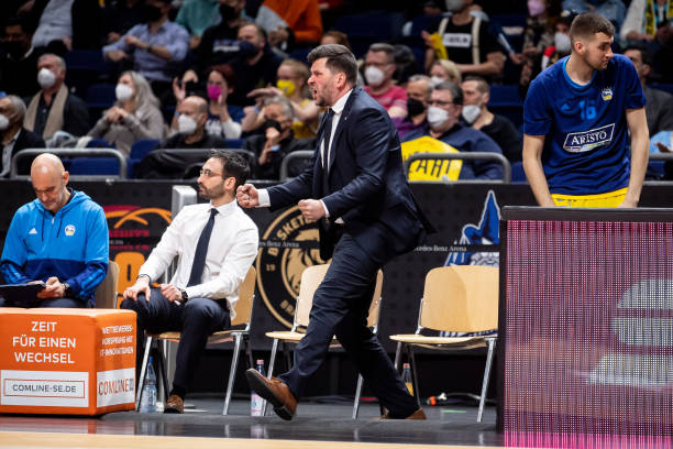 尖运动员通 尖运动员通